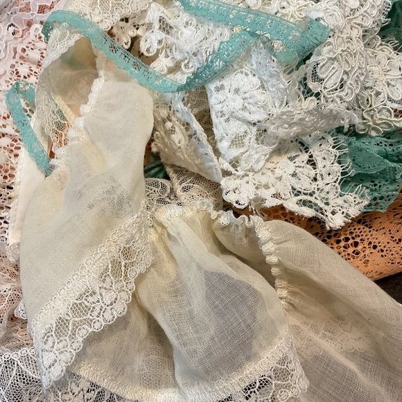 Vintage lace trim crafting sewing stash builder lot junk journal embellishments - Picture 7 of 11